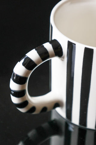 Image of the handle on the Set Of 2 Monochrome Stripey Mugs