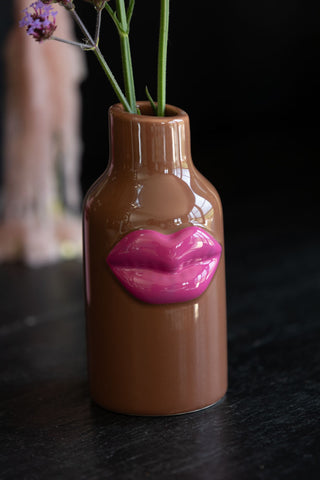 Image of the finish for the Small Brown Ceramic Vase With Lips