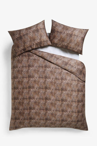 Cutout image of the Leopard Love Bedding Set