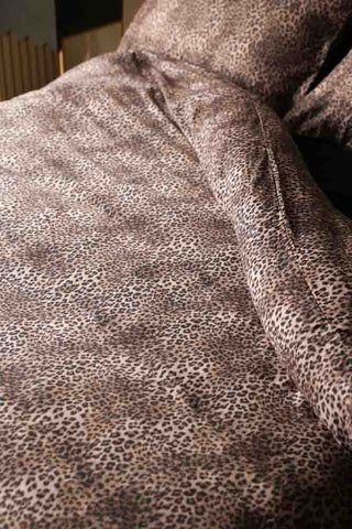 Detail of the material of the Leopard Love Duvet Cover and Pillow Case Set.