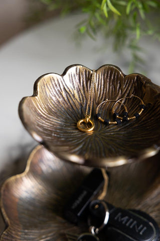 Detail image of the Lily Pad Display Double Dish with jewellery and car keys inside.  