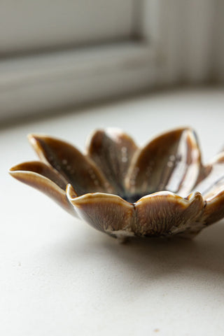 Detail image of the Small Lotus Flower Trinket Dish