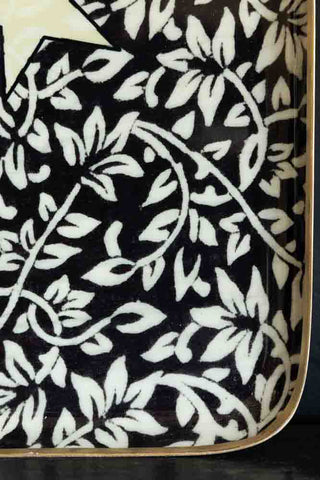 Image of the pattern for the Monochrome Floral Tray With Star