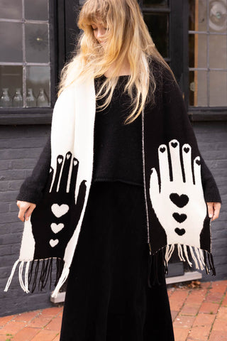 Monochrome hands scarf on blonde model