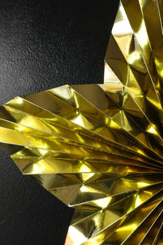 Detail image of the Set Of 3 Metallic Gold Paper Stars