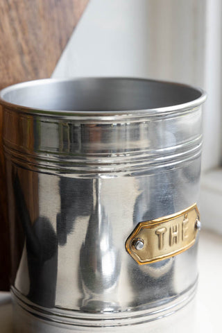 Image of the finish on the Vintage- Style The’ Tea Tin