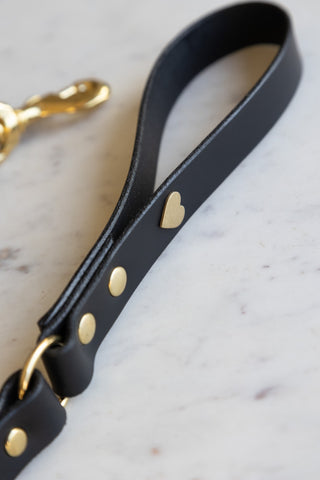 Image of the handle for the Black Leather Dog Lead With Hearts