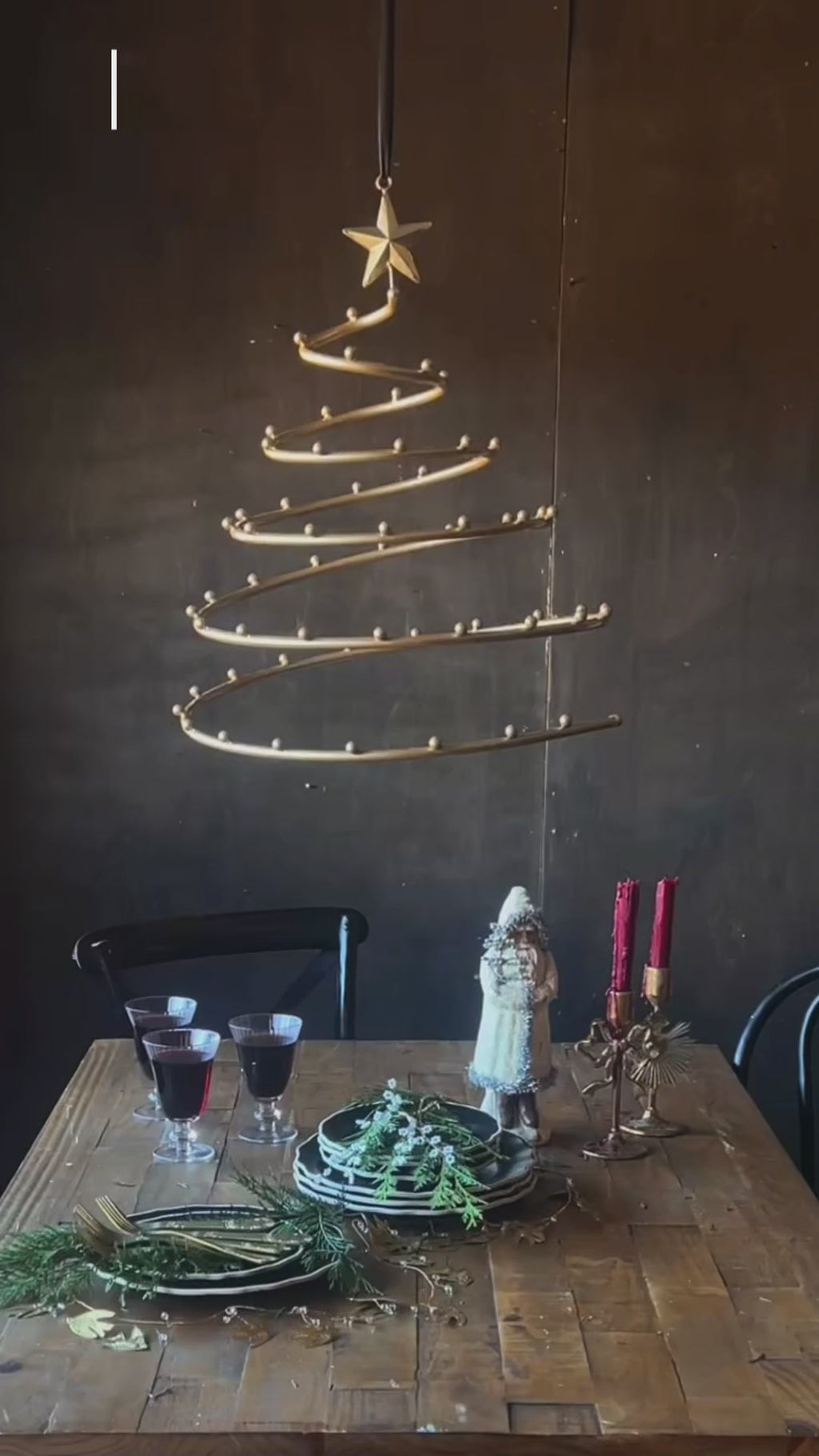 Video how to of Gold Hanging Christmas Frame for Decorations