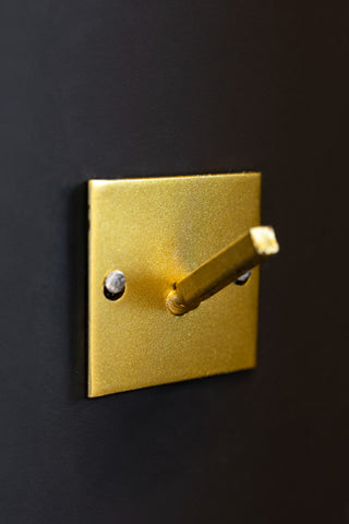 The fixing of the Antique Gold Flamingo Head Wall Art