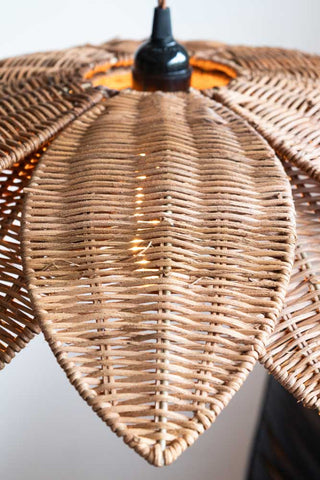 Detail image of the Beautiful Rattan Flower Easyfit Shade