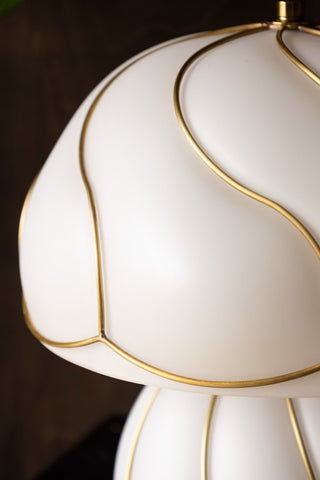 Close-up of the colouring on the Beautiful Mushroom Hayworth Table Lamp.
