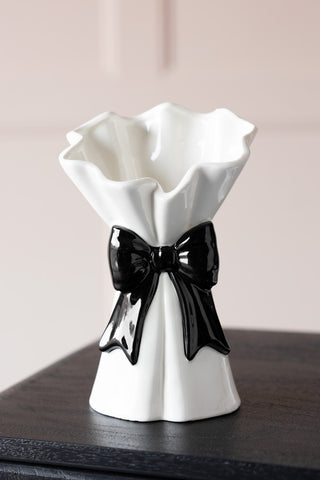 Image of the Black Bow Flower Vase