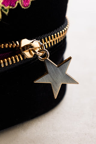 Image of the zip on the Black Embroidered Tiger Velvet Wash Bag