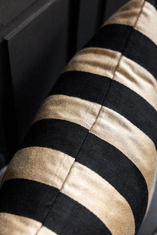 The underneath of the Black & Gold Stripe Cushion Cover. 