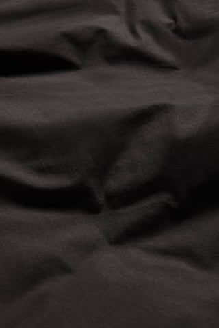Detail of the material of the Charcoal Grey Mega Frill Duvet Cover and Pillowcase Set