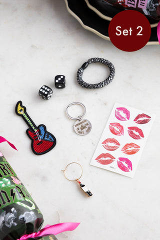 Set 2 of the Rock 'n' Roll cracker inners