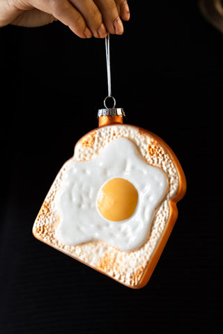 Image of the finish for the Fried Egg On Toast Christmas Decoration
