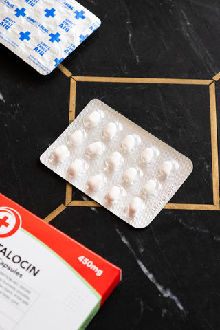 The mints from inside the Cuntalocin Mints Pill Packet.