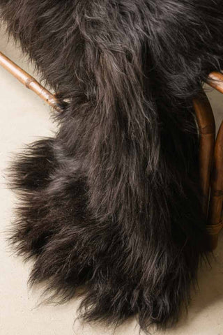 Close-up image of the Genuine Icelandic Long Wool Sheepskin - Natural Black.
