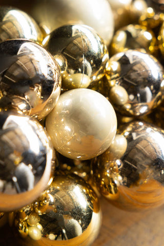 Close-up of the Gold Bauble Cluster Christmas Garland.