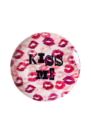 Image of the Kiss Me Decorative Wall Plate on a white background