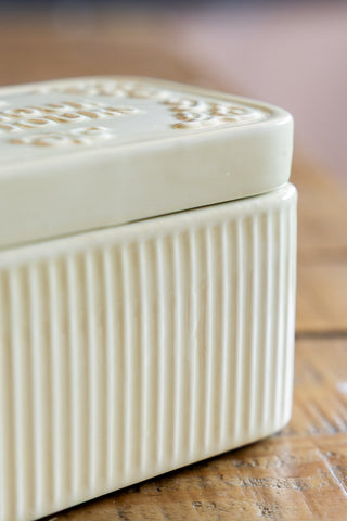 The fluted edges on the L'Amour Toujours Butter Dish. 