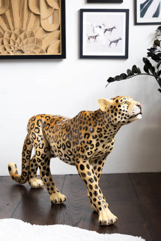 Lifestyle image of the Large Leopard Statue