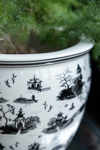 Detail image of the Large Willow Toile Planter