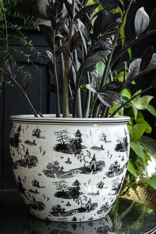 Image of the Large Willow Toile Planter