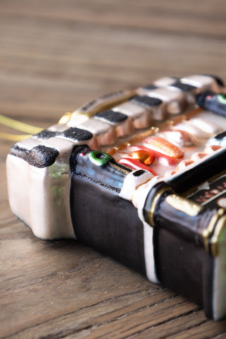 Image of the finish on the Meat Trader Glass Christmas Tree Decoration