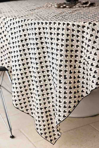 Image of the Monochrome Heart Cotton Tablecloth