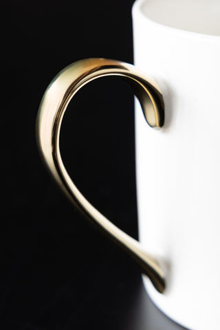 Image of the handle on the Never Stop Kissing Me Mug