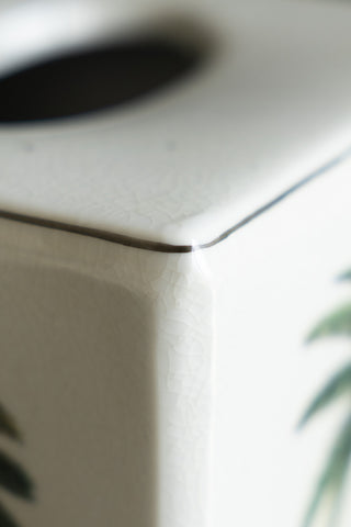 Image of the finish on the Palm Tree Tissue Box