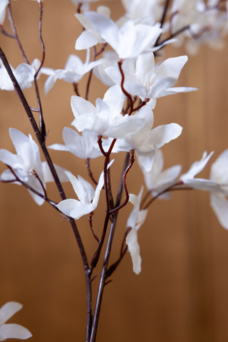 Image of the flowers on the Pretty Faux Flower Spray in White