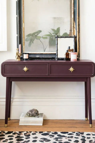 Detail image of the Ringo Console Table in Deep Plum