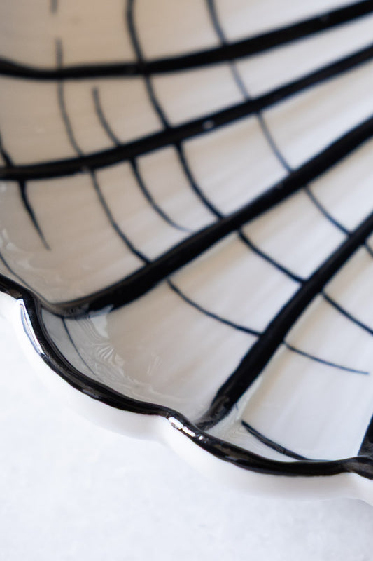 Close-up image of the Set of 2 Shell Dishes
