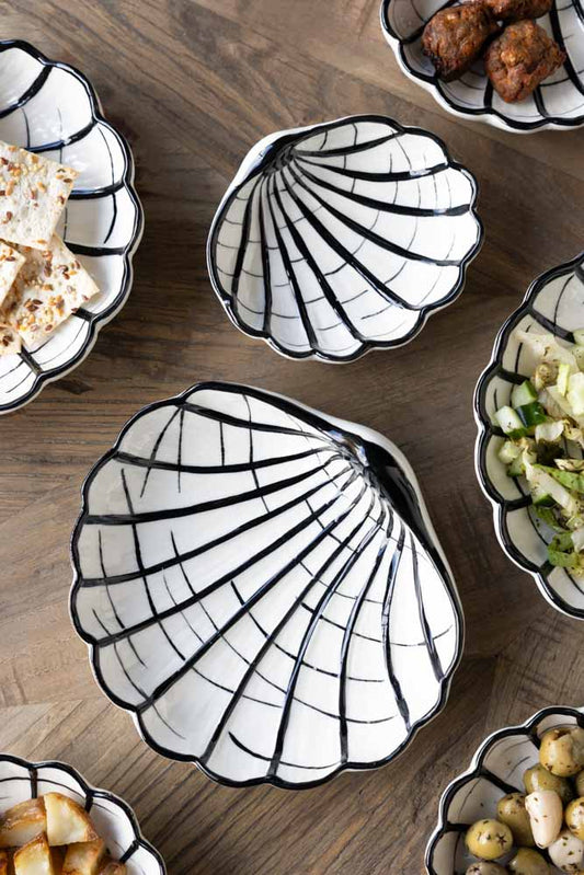 Lifestyle image of the Set of 2 Shell Dishes