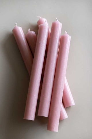 Detail image of the Set of 6 Dinner Candles In Rose Quartz