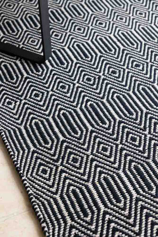 Image of the Sloan Monochrome Geometric Rug - 4 Sizes Available