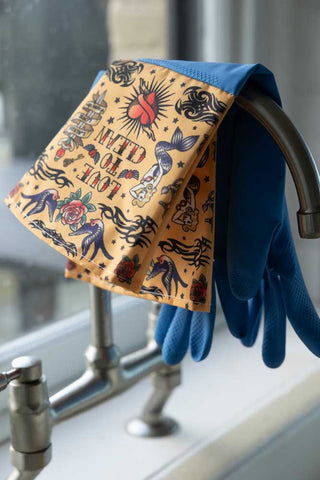 Detail image of the Tattoo Sleeve Washing Up Gloves