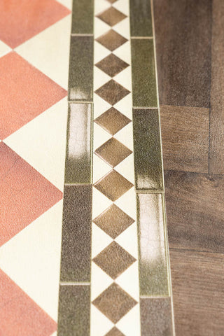 Image of outside edge of the Terracotta Checkered Durable Runner. 