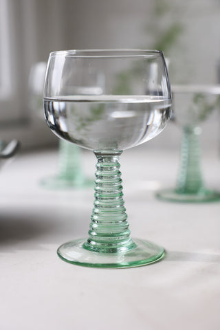 Image of the 70s French Style Wine Glass In Green