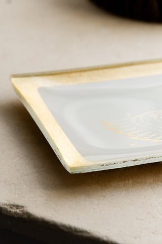 Image of the finish on the White & Gold Milagro Heart Trinket Tray