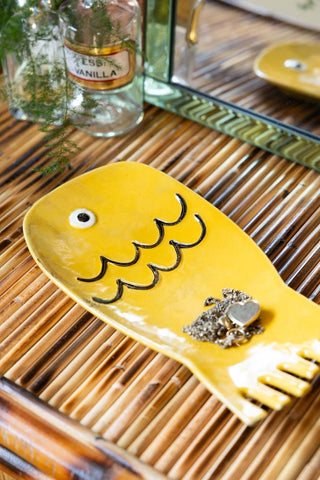Lifestyle image of the Yellow Fish Display Dish