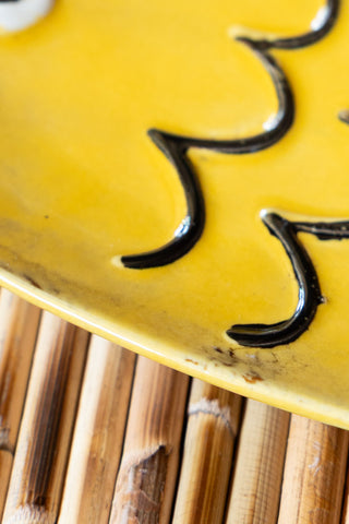 Image of the finish on the Yellow Fish Display Dish