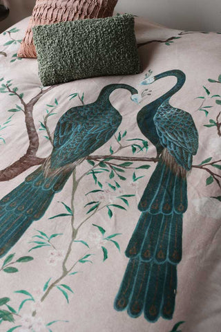 Image of the birds on the Cedomin Quilt Tapestry Throw In Pink