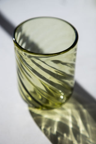 Image of the rim on the Green Twist Water Glass