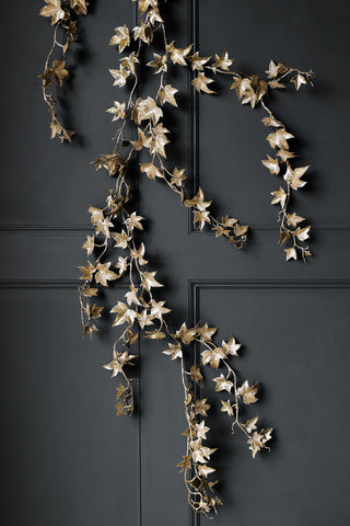 Lifestyle image of the Large Gold Glitter Ivy Garland