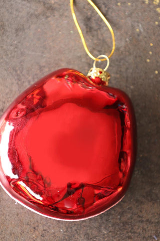 Image of the back of the Large Spectrum Lips Christmas Decoration