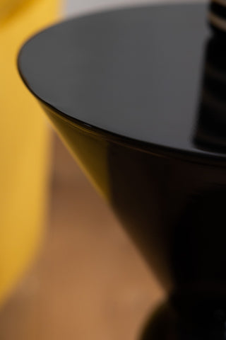 Detail image of the Memphis Cone Black Side Table